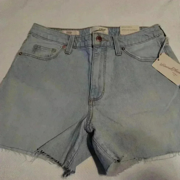 Universal Thread Pants - - Universal Thread High-Rise Midi Shorts White Size 8 New